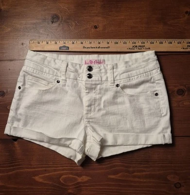 Shorts brancos femininos Candie's tamanho 9 - Imagem 1 de 4