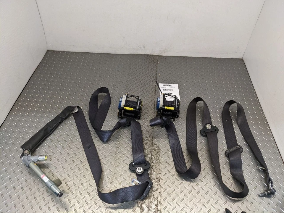 Ремень безопасности передний водительский и пассажирский натяжитель подходит для 15-21 WRX 1162917 - Изображение 1 из 4