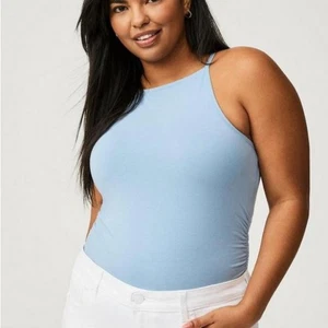 Torrid L Neu mit Etikett Foxy hochgeschlossenes gerafftes Trägertop hellblau Größe 2 - Bild 1 von 6