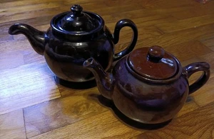 Set Of Two Porcelain Brown Teapot Pots - Picture 1 of 7
