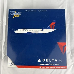 1:400 Scale GeminiJets GJDAL883 Delta Air Lines Boeing 737-300 Airliner - Picture 1 of 13
