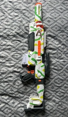 NERF Modulus Tracker ECS-10, motorisierter Blaster mit Tarnmuster - Bild 1 von 4