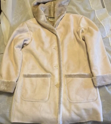 Abrigo de gamuza sintética marfil St. John's Bay forrado de piel sintética pesado con capucha mediano Foto 1 de 4