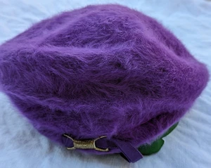 VINTAGE FRENCH BERET PURPLE RABBIT FUR HAT MEDIUM MATCHING MITTENS WOMEN 1970s - Picture 1 of 10