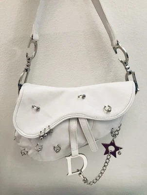 Nuevo bolso de hombro vintage perforado plateado de cuero de becerro blanco 2004 Foto 1 de 4