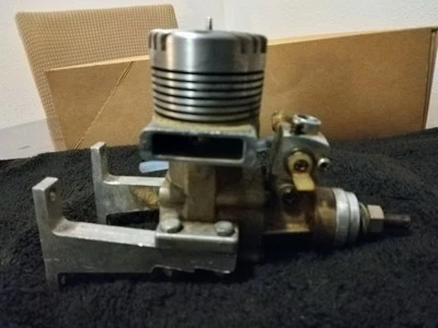 ENYA 60-III Model 7033 RC Nitro Engine - Runs Good. With Mount. No Muffler. CC2 - Image 1 of 4