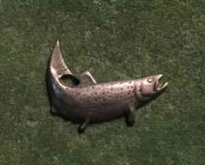 Old VINTAGE Unmarked Silver SALMON,WALLEYE FISH MENS TIE TACK 1/2”Rare OOAK~Art - Picture 1 of 6