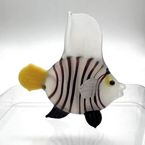 VTG Miniature Art Glass Kissy Red Lips Fish Brown Stripes Yellow Tail 2” Murano - Picture 1 of 4