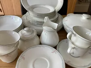 ROYAL DOULTON CARNATION + STUNNING + CHOOSE YOUR PIECE! - Picture 1 of 32