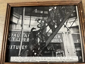 Fotografia vintage vigili del fuoco Chicago 1955 con note 8x10" - Foto 1 di 5