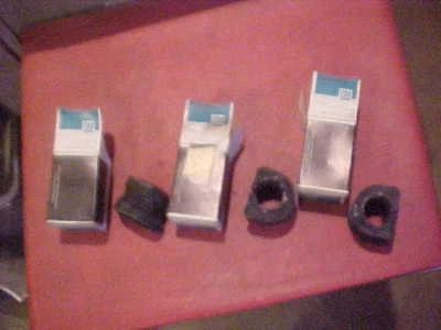 NOS GM 22532213 OEM Sway Bar Bushings 86 87 88 89 90 98 Chevy Buick Olds Pontiac - Image 1 of 4