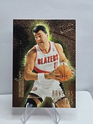 1996 Fleer Ultra Arvydas Sabonis Rookie Flashback Gold 3 Of 11 - Image 1 of 2