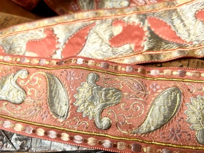 jacquard vintage 2,5" seda acabamento metálico tufado 1yd feito na França - Imagem 1 de 4