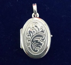 NEW Sterling Silver Oval Locket Suitable For Two Photos Family Love Memories - Picture 1 of 4