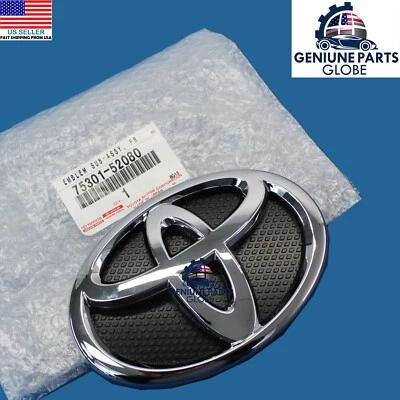 BRAND NEW TOYOTA OEM 07-14 YARIS SEDAN GENUINE FRONT GRILLE EMBLEM 75301-52080 - Image 1 of 4
