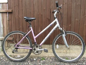 Falcon Hawaii Front Suspension Aluminium Mountain Bike Bicycle 18 Gears Ladies - Picture 1 of 12
