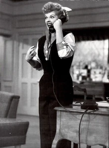 I Love Lucy "Lucy Cries Wolf" Post Card - Picture 1 of 2
