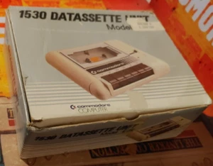 Unidad de casete Commodore 1530 C2N para 64 128 VIC 20 (con caja y manual) funciona 8 bits - Imagen 1 de 8