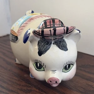 Hucha MCM Cerdo Blanco Pintado a Mano Cuadros Rosa Sombrero Ojos Verdes Kitsch Cerámica - Imagen 1 de 15