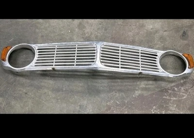 Rejilla delantera modelo Volvo 140 142 144 1967-1971. Artículo usado Foto 1 de 2