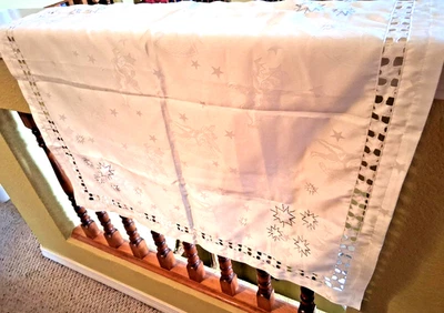 33 X 33"  WHITE  POLYESTER ANGELS  CHRISTMAS TABLECLOTH W/SILVER STARS - Image 1 of 4