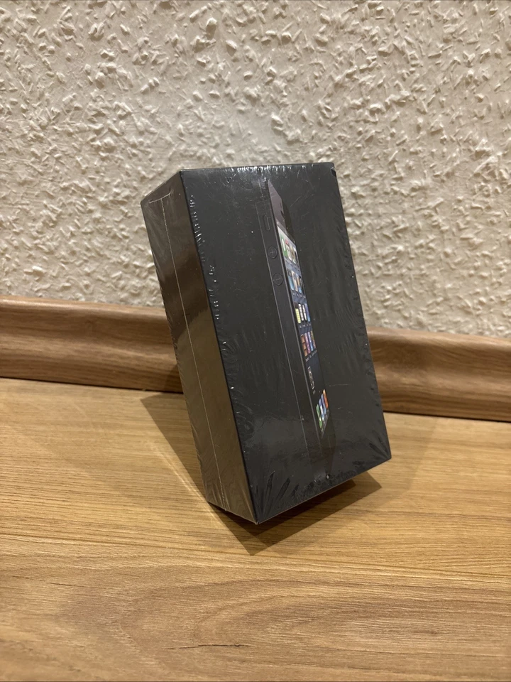 iPhone 5  Apple Schwarz Verschweißt Ungeöffnet Neu - Bild 1 von 4