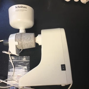 Getreidemühle elektrisch  Jupiter 862 Schnitzer 150 Watt Steinmahlwerk - Bild 1 von 4