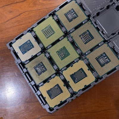 Mixed Lot INTEL  CPUS - Image 1 of 2