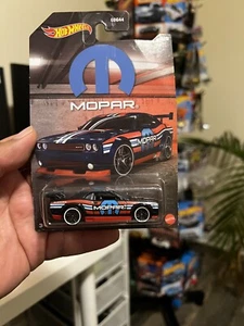 Coche de deriva Hot Wheels Mopar Dodge Challenger - Imagen 1 de 2