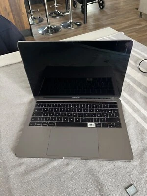 (A70) Apple MacBook Pro a1706 - Photo 1/4
