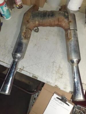 Silenciador de stock de uso para una Honda GL 1200 Goldwing Foto 1 de 4