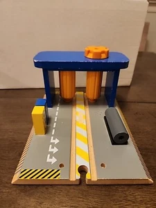 Toys R Us Compatible w/Thomas the Train Engine Wash Wooden Part - No Sound - Picture 1 of 5