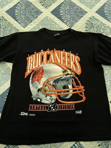 Vintage Tampa Bay Buccaneers Graphic Black Shirt Men Women KV4390 Cover