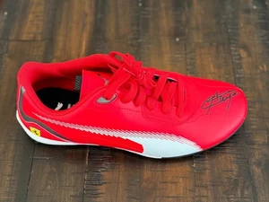 Maya Weug signed Ferrari F1 Academy racing Puma red shoe autographed EXACT PROOF - Bild 1 von 5