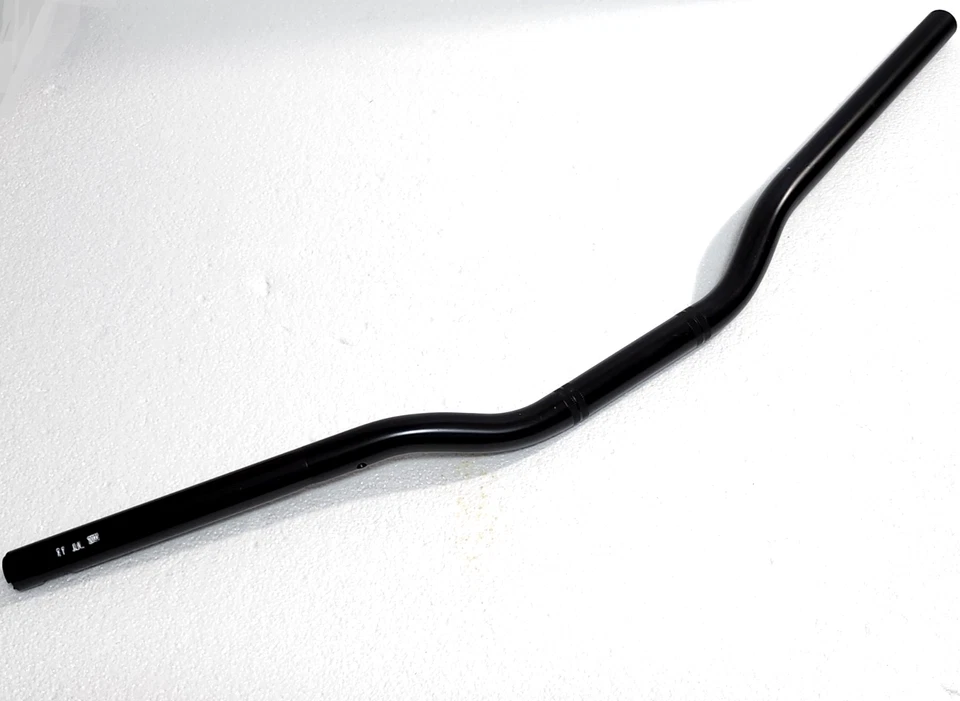 Nuevo 2017-2022 OEM Triumph Bonneville Bobber Stock 1" Manillar Negro #T2042958 Foto 1 de 4