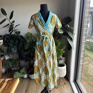 Vintage 1970s Dress Fits Size S Au8 Wrap Dress Handmade Cotton Batik Floral Rare - Picture 1 of 22