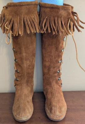 Botas vintage anos 60 Minnetonka mocassim camurça alta marrom renda lateral joelho alto tamanho 7 EUA - Imagem 1 de 4