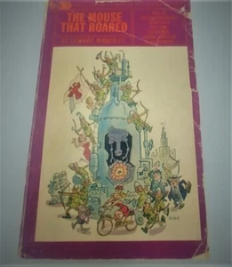 The Mouse that Roared by Leonard Wibberly PB 1966 - Foto 1 di 4