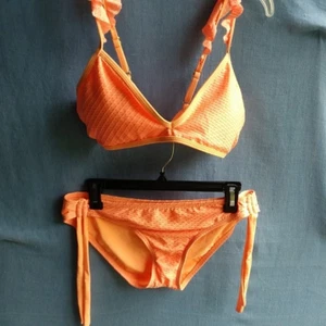 Gianni Bini Women's 2 Piece Orange Bikini Swimsuit Top is Large Bottoms are Med - Picture 1 of 7
