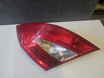 06-08 Mercedes W219 CLS55 CLS500 CLS550 lâmpada traseira lateral direita do passageiro fabricante de equipamento original - Imagem 1 de 4