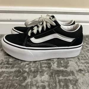 Vans Old Skool Black & White Suede Skate Platform Sneakers Kids Size 1 - Picture 1 of 10