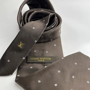 "Corbata de seda Louis Vuitton marrón a lunares LV con patrón de monograma 60"" hecha en Italia" - Imagen 1 de 7