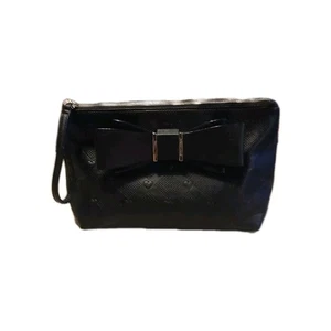 Betsey Johnson schwarze Handgelenktasche Handtasche Baf Herzmuster mit großer Schleife - Bild 1 von 11