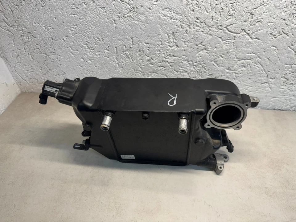 Ladeluftkühler Rechts Aston Martin DB11 5.2L V12 OEM HY53-6K775-BB - Bild 1 von 2