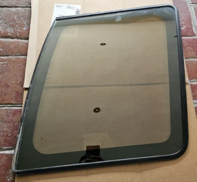 1993-96  Isuzu Trooper RS 3 door Rear Right Passenger Side side glass - Image 1 of 4