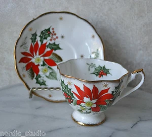 TEA CUP TEACUP SAUCER SET by QUEEN ANNE, POINSETTIA NOEL, bone china - Picture 1 of 8