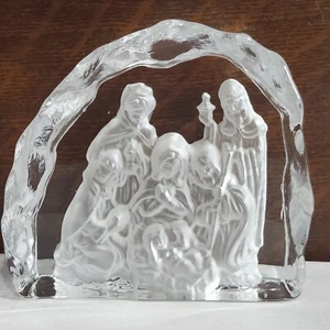 Leaded Crystal Intaglio Nativity  Paperweight 5.5" tall engraved iceberg statue - Picture 1 of 10