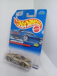 Jaguar XJ220 Gold Chrome 3 Spoke 1998 Collector Number 1082 Hot Wheels 1288 - Picture 1 of 3