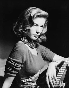 Lauren Bacall - 1940's - Pinup Portrait Poster - Picture 1 of 1