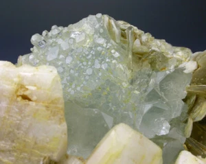 LARGE CASCADING AQUAMARINE CRYSTALS w ALBITE, NAGAR, PAKISTAN, GLOBE MINERALS - Picture 1 of 3